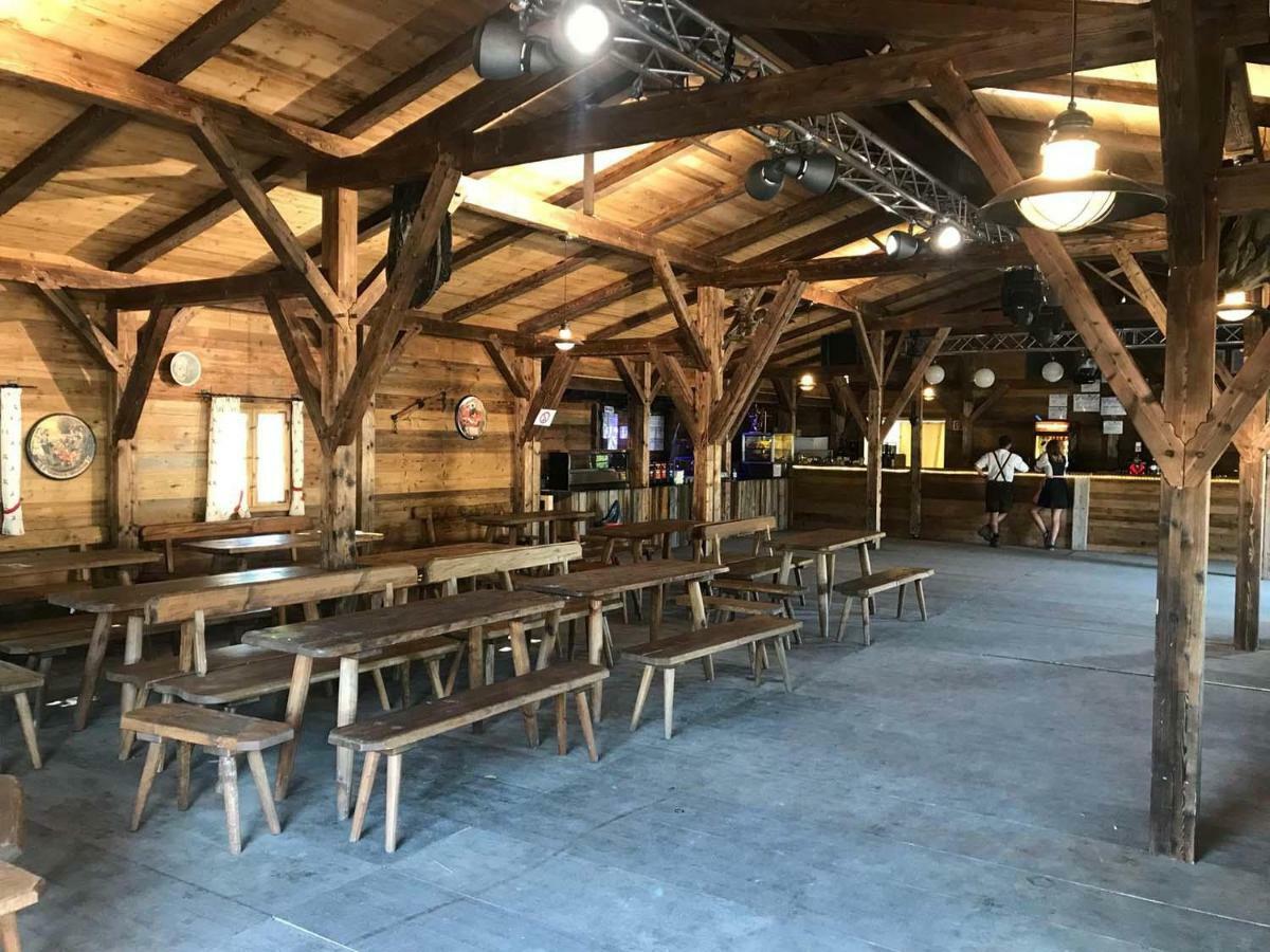 Oktoberfest Wiesn Camp Lodge München Exterior foto