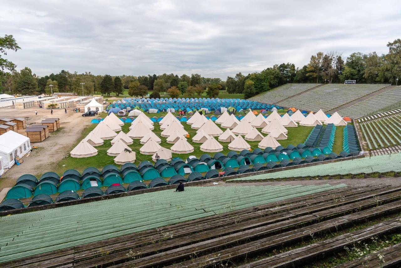 Oktoberfest Wiesn Camp Lodge München Exterior foto
